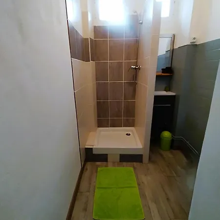 Le Sancy Location 2 Adultes Et 2 Enfants Max *