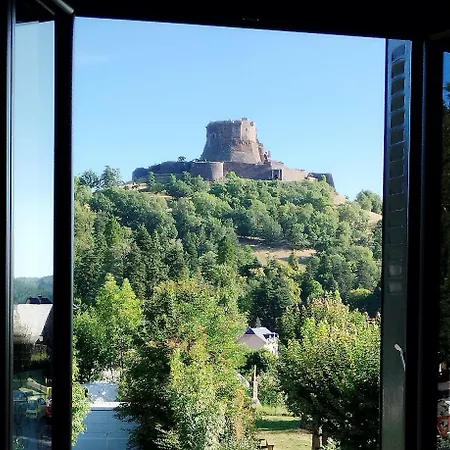 Le Sancy Location 2 Adultes Et 2 Enfants Max * Murol