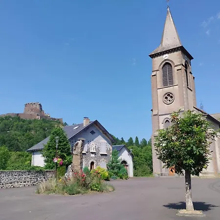 Le Sancy Location 2 Adultes Et 2 Enfants Max * Murol